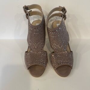 New in box never worn jeweled heel. Great style for summer into fall outfits.